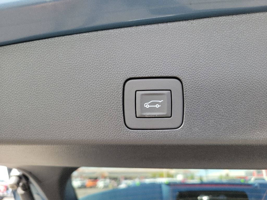 Used 2025 Buick Encore GX Avenir w/ Avenir Technology Package AWD/4WD image 15