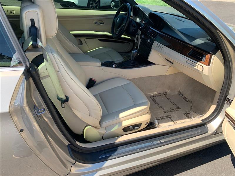 Used 2009 BMW 335i Convertible image 24