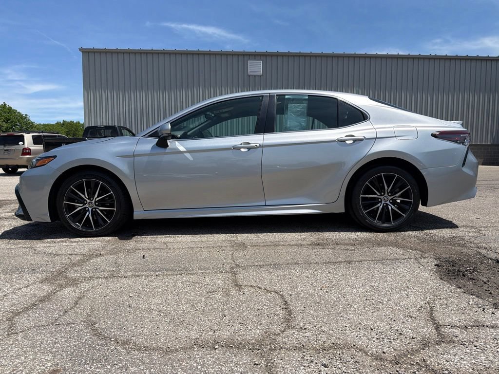 Used 2023 Toyota Camry SE FWD image 12