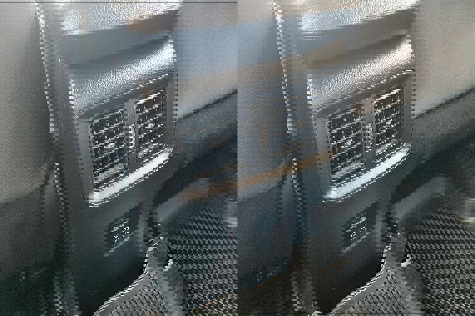 Used 2020 Toyota RAV4 XLE w/ Convenience Package image 33