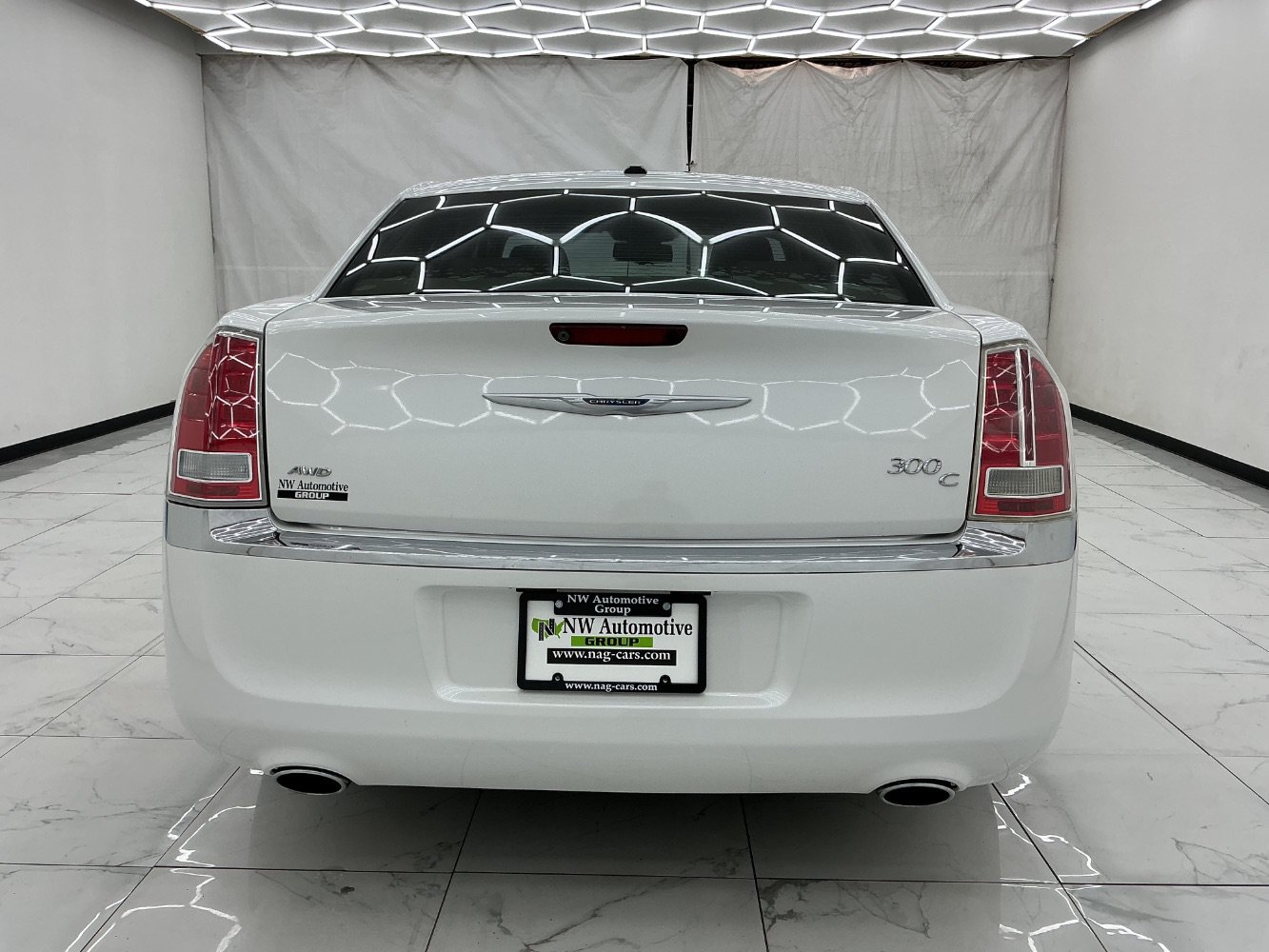Used 2011 Chrysler 300 C AWD/4WD image 10