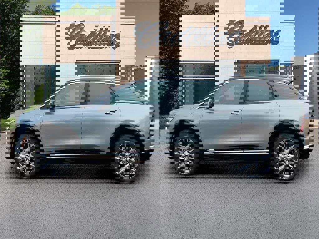 New 2026 Cadillac Optiq Luxury 1 image 2