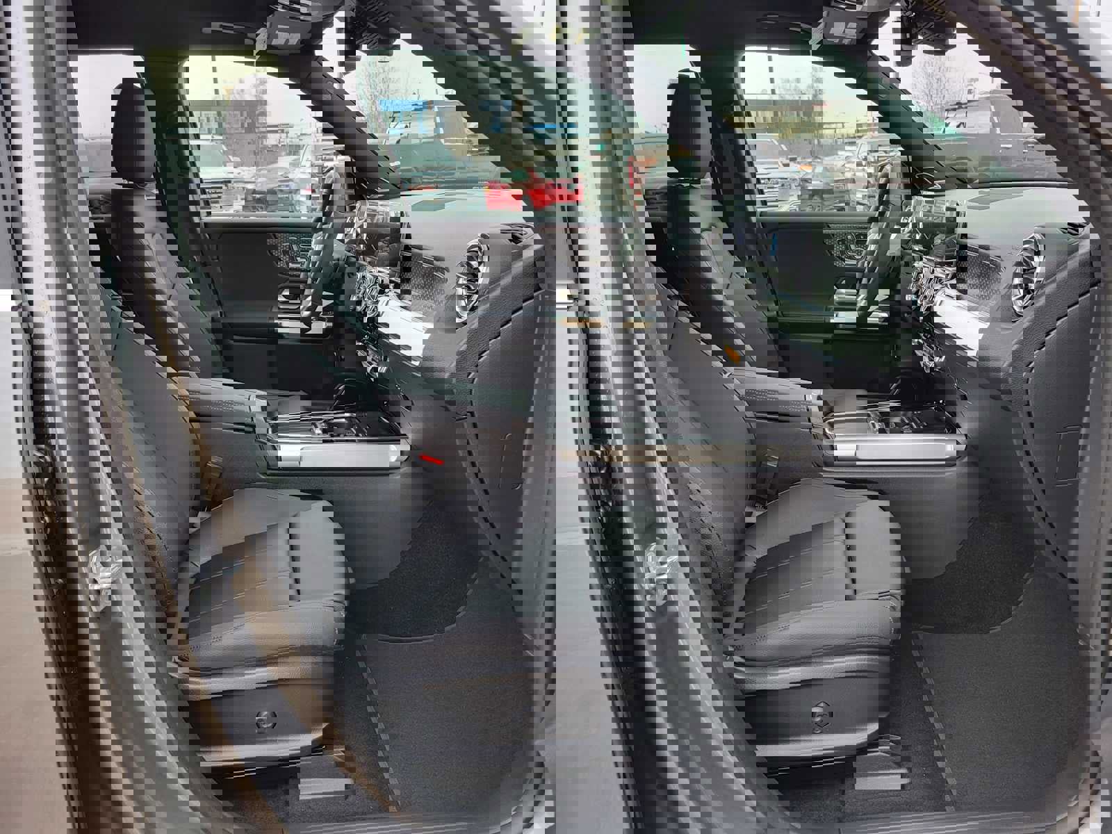 Used 2025 Mercedes-Benz EQB 350 4MATIC SUV image 11