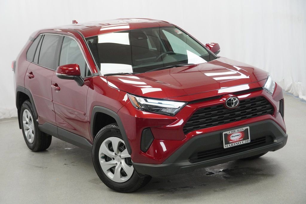 Used 2025 Toyota RAV4 LE image 8