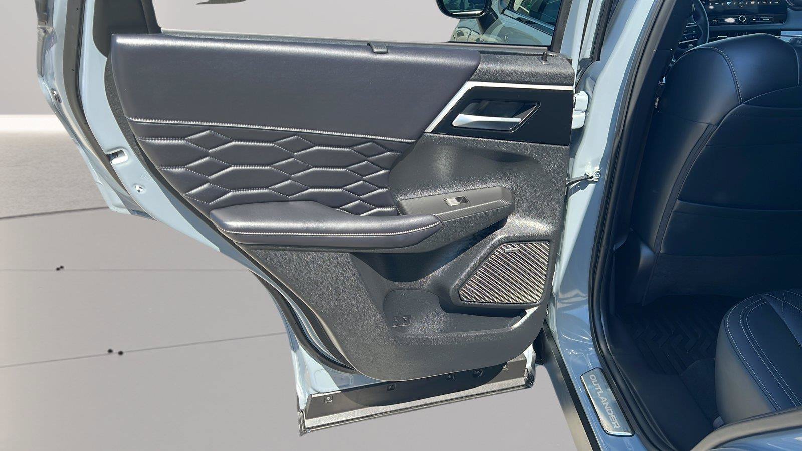 Used 2026 Mitsubishi Outlander SEL FWD image 15