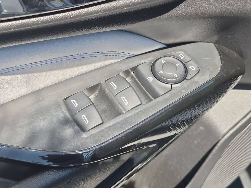 Used 2025 Chevrolet Trax LT w/ LT Convenience Package FWD image 13