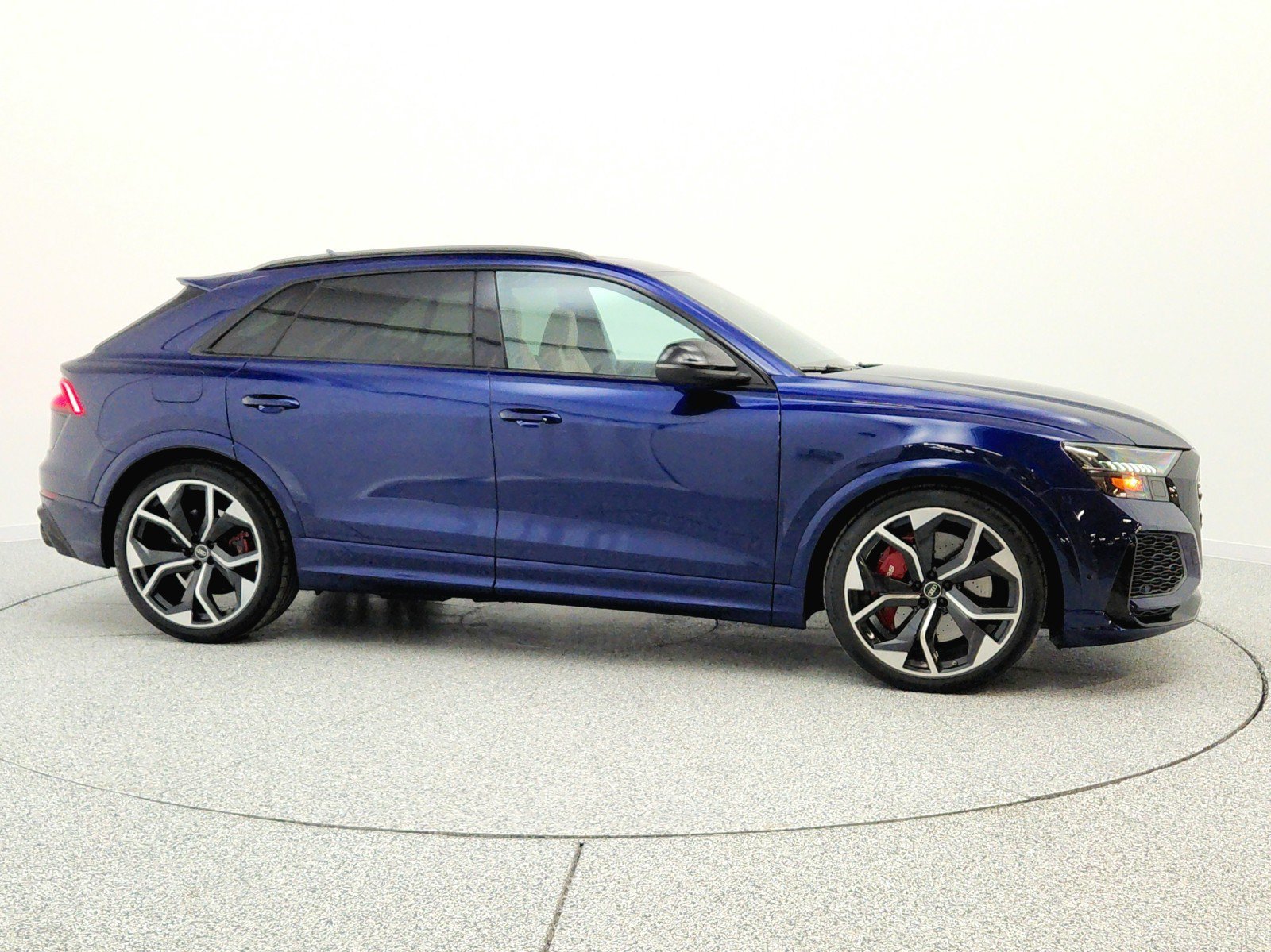 Used 2024 Audi RS Q8 w/ Black Optic Package AWD/4WD image 4