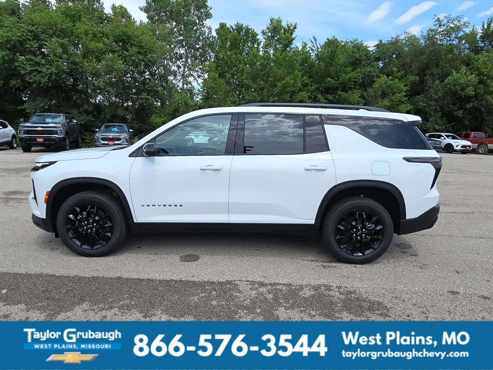 New 2026 Chevrolet Traverse LT w/ Midnight/Sport Edition FWD image 5