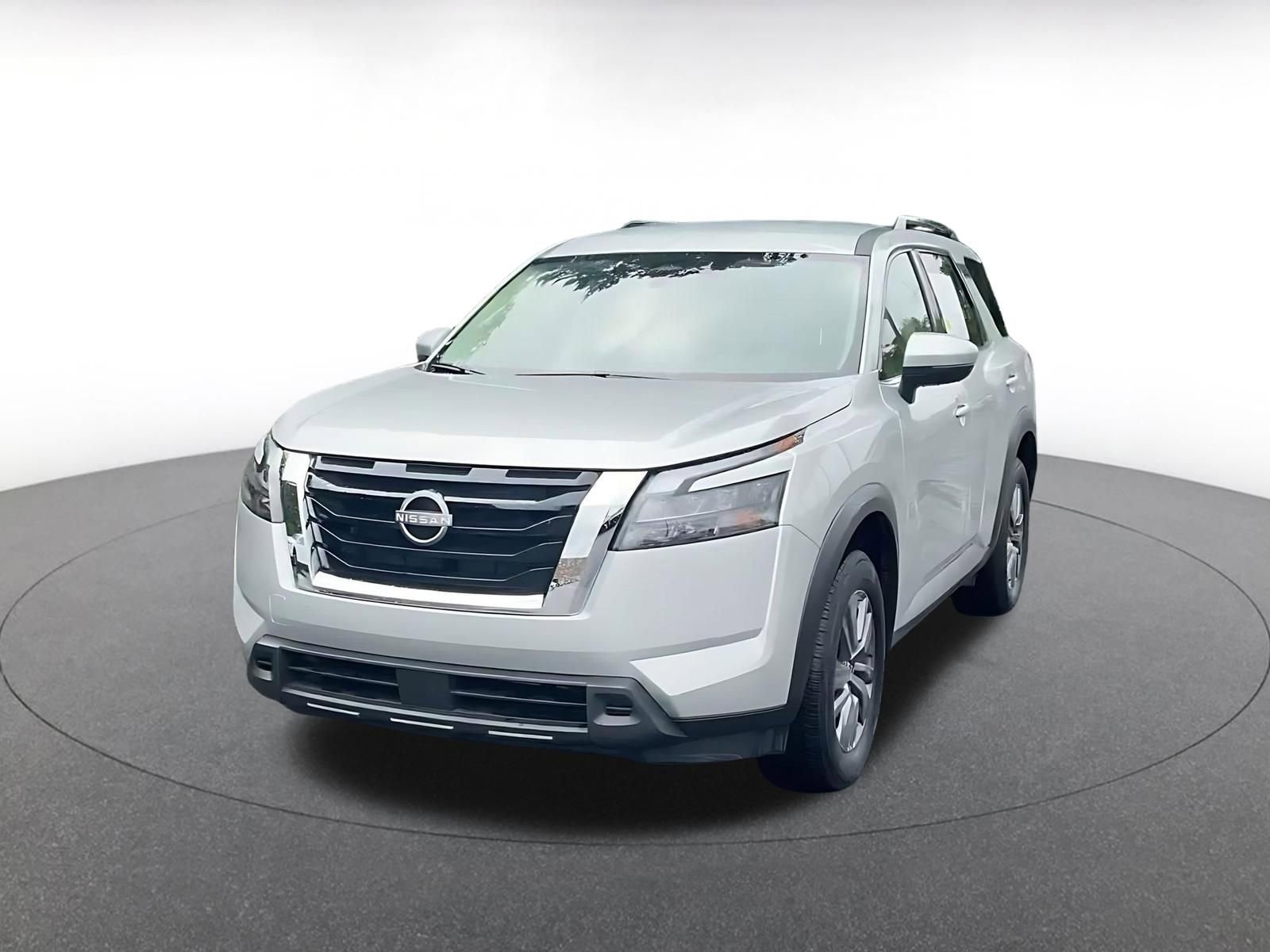 Used 2025 Nissan Pathfinder SV FWD image 7