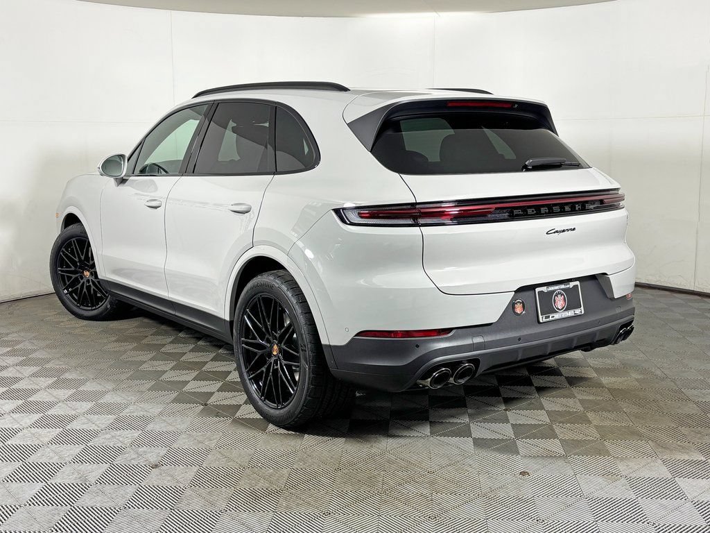 Certified 2026 Porsche Cayenne AWD/4WD image 3