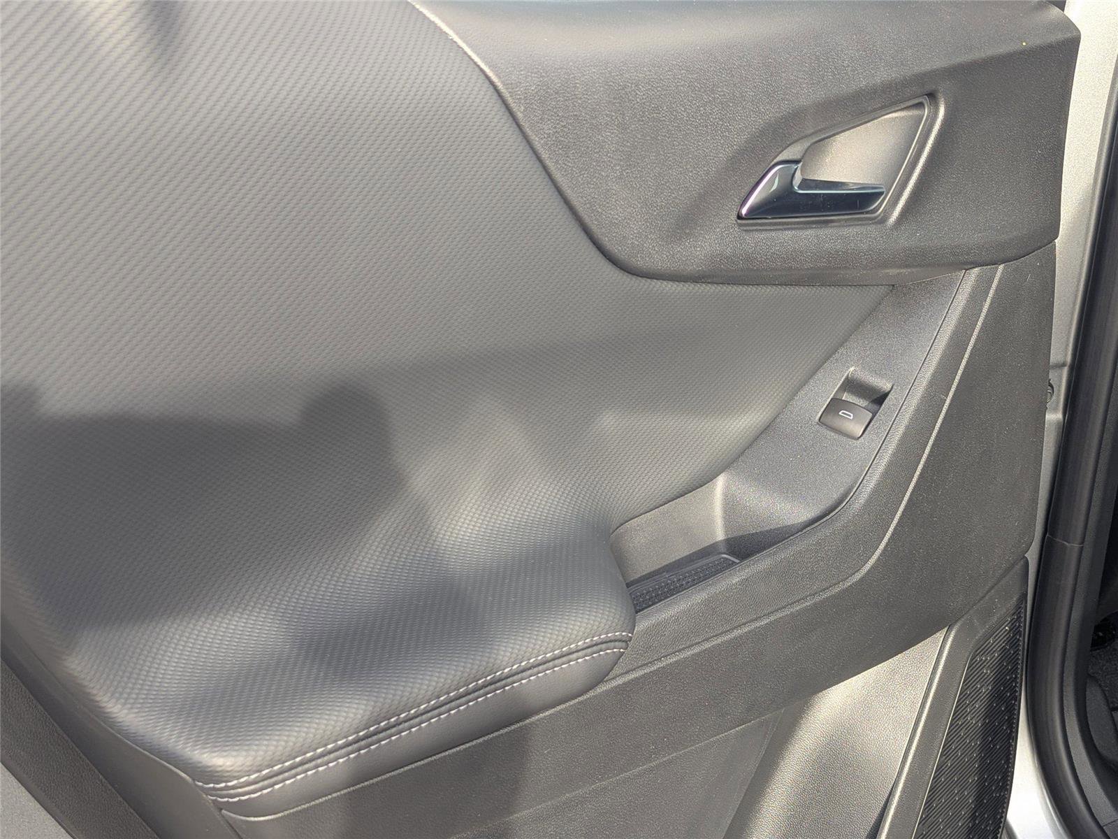 New 2026 Chevrolet Equinox LT w/ Convenience Package II image 29