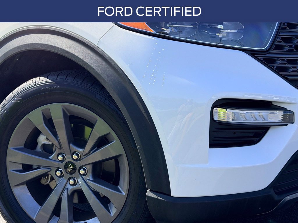 Certified 2023 Ford Explorer XLT w/ Equipment Group 202A RWD image 3