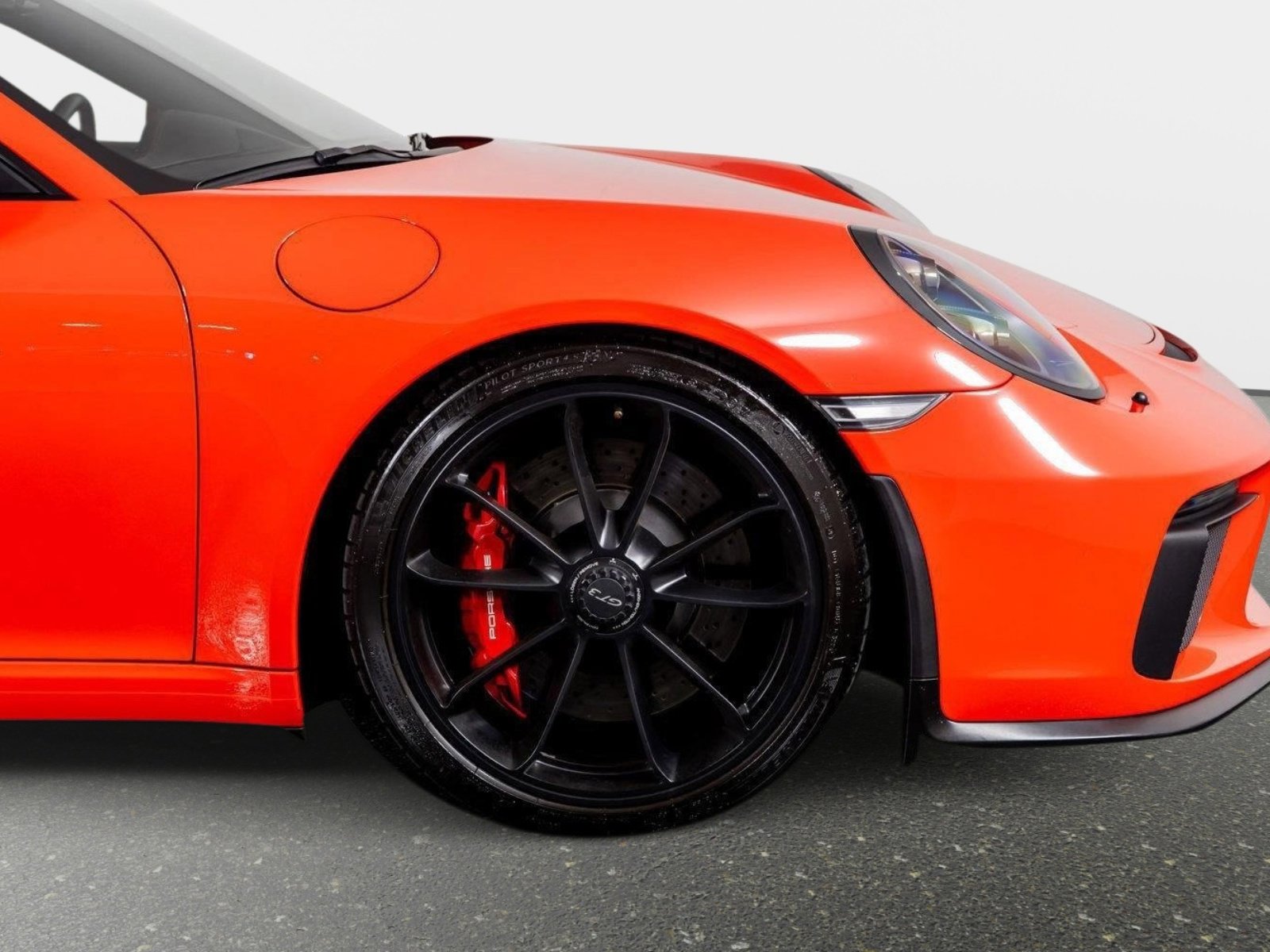 Used 2018 Porsche 911 GT3 RWD image 6