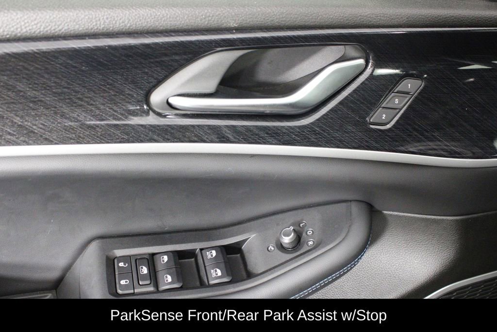 Used 2022 Jeep Grand Cherokee Trailhawk w/ Advanced Protech Group II image 18