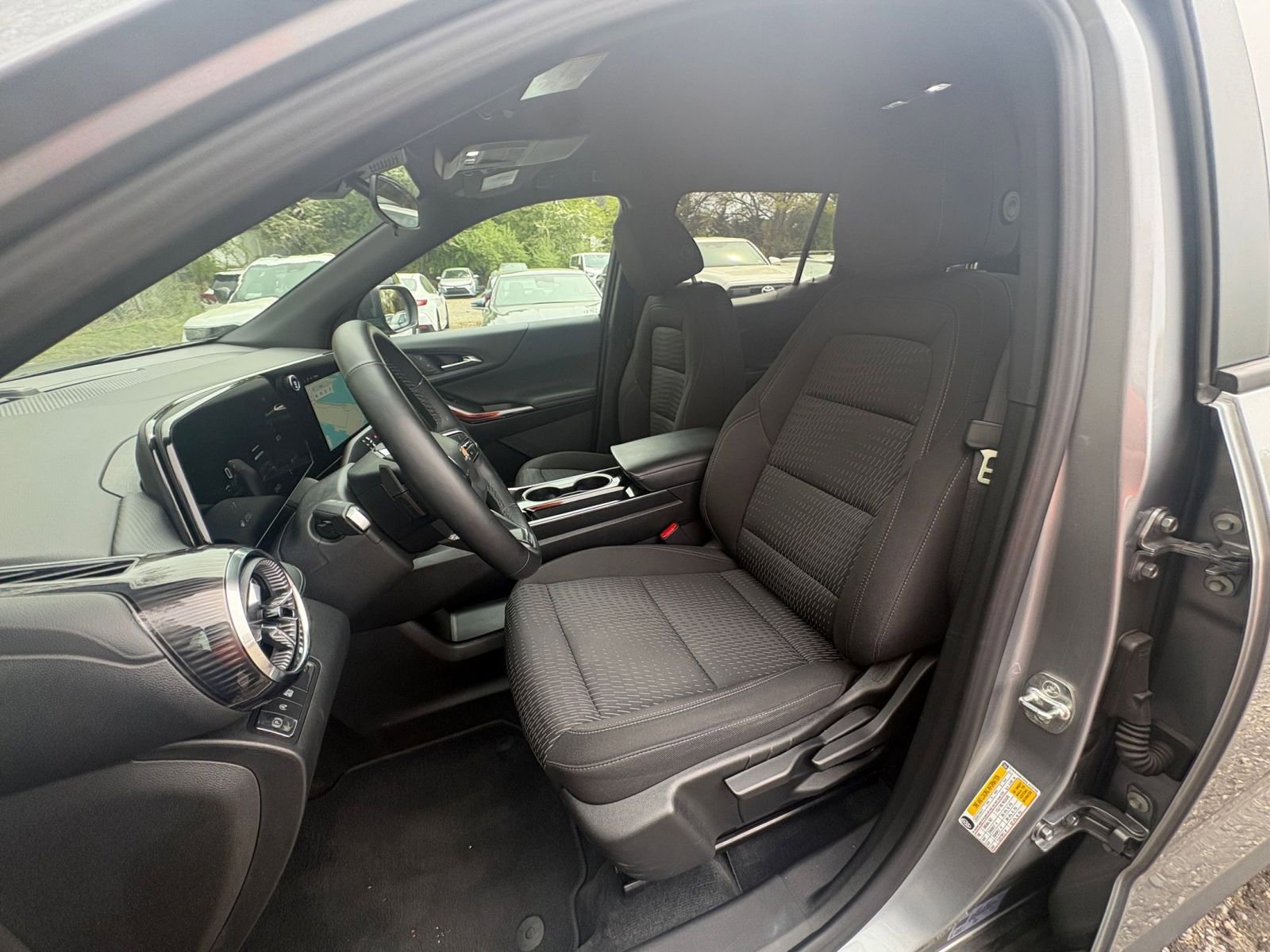 Used 2025 Chevrolet Equinox LT FWD image 35