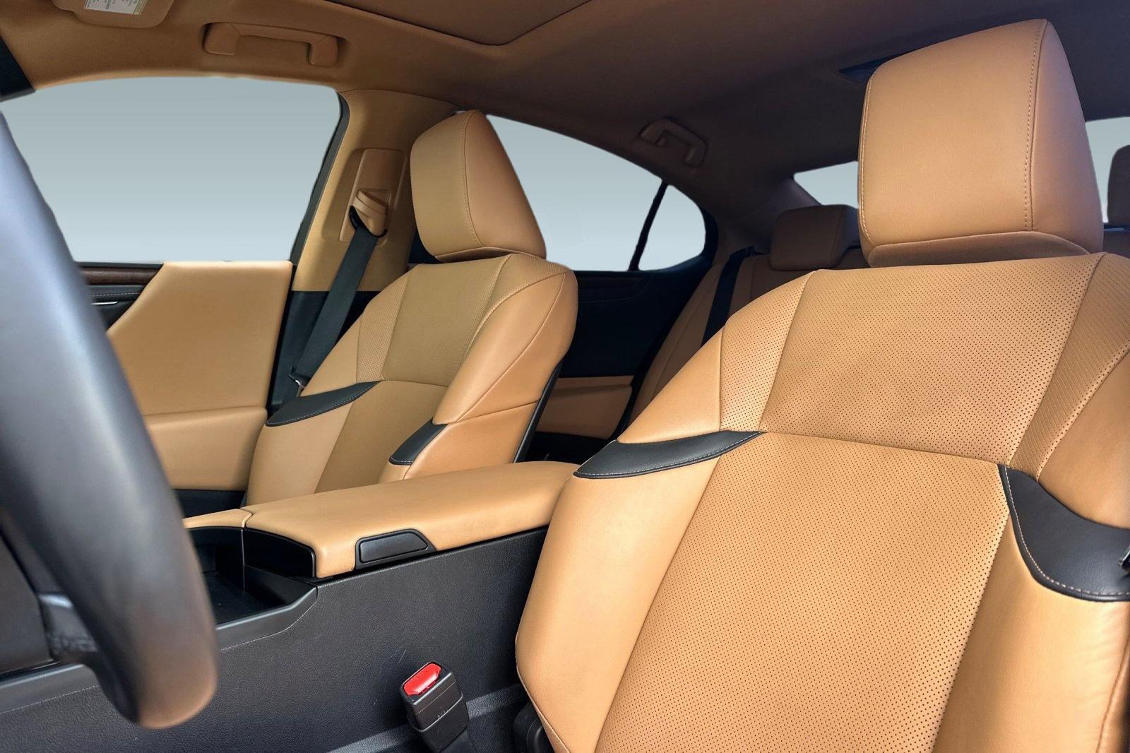 Used 2024 Lexus ES 300h w/ Premium Package image 23