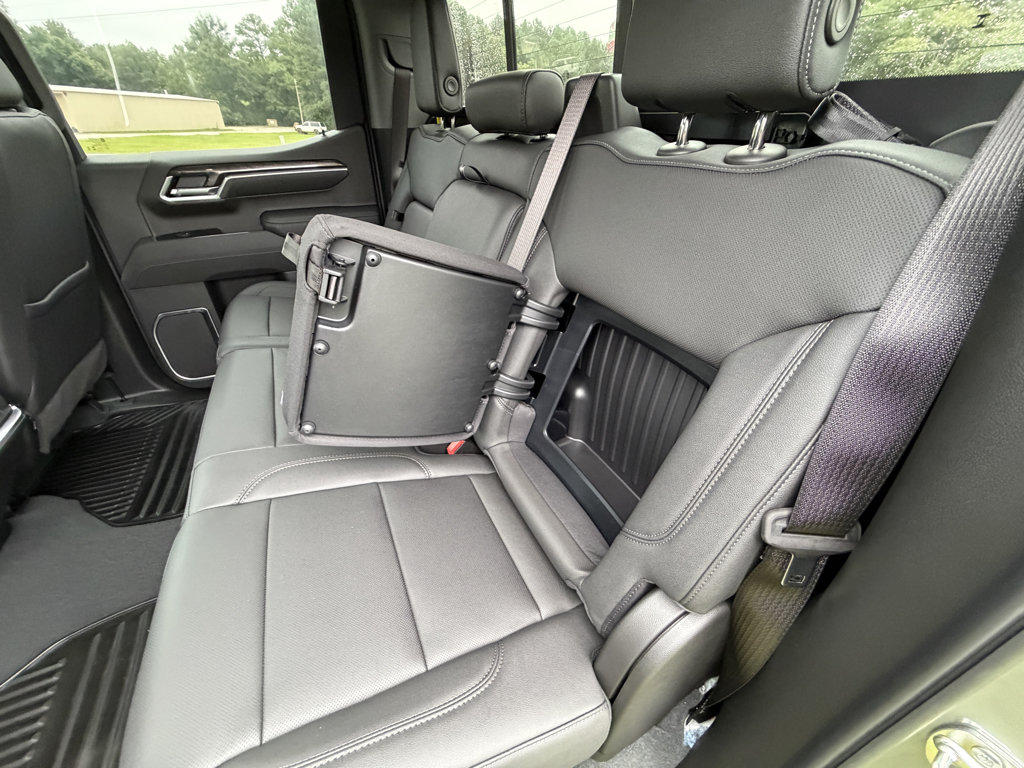 New 2026 Chevrolet Silverado 1500 LTZ w/ LTZ Premium Package AWD/4WD image 16