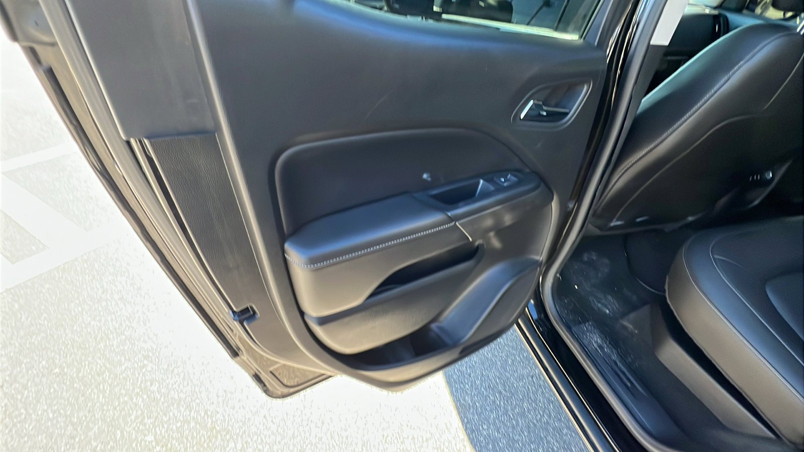 Used 2016 GMC Canyon SLT image 22