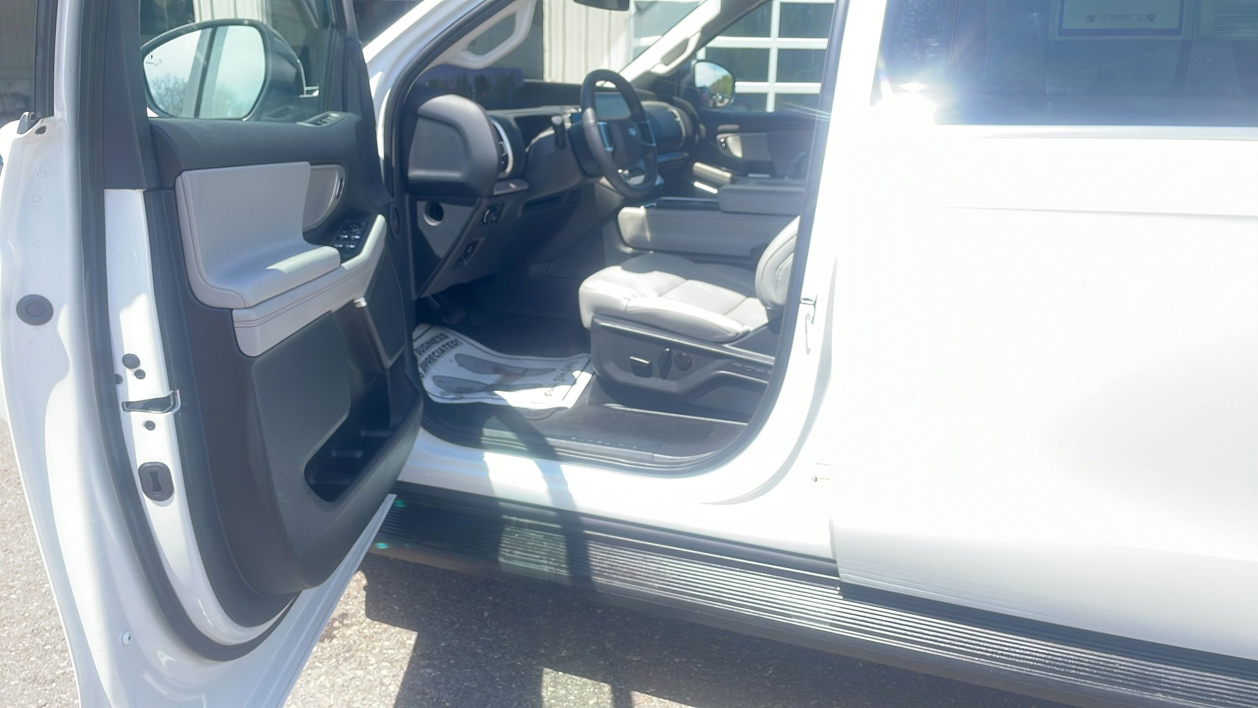 Used 2025 Ford Expedition Max Active AWD/4WD image 26