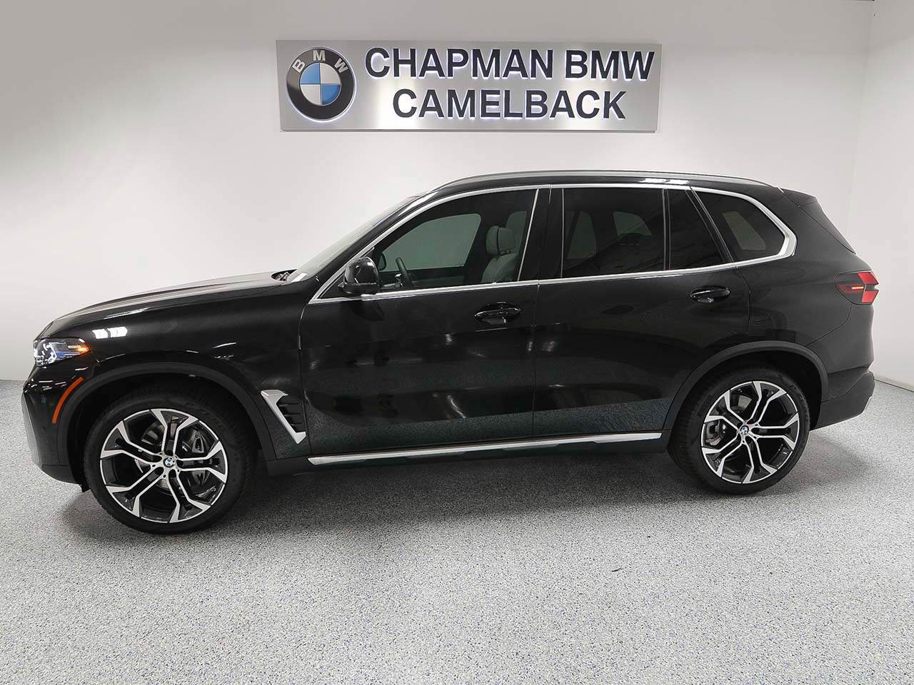 Used 2026 BMW X5 sDrive40i RWD image 2
