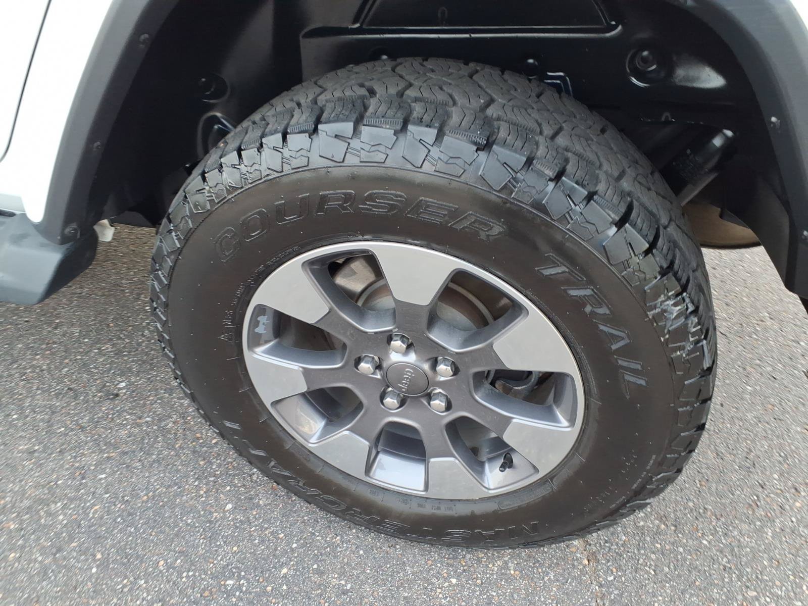 Used 2020 Jeep Wrangler Unlimited Sahara AWD/4WD image 13