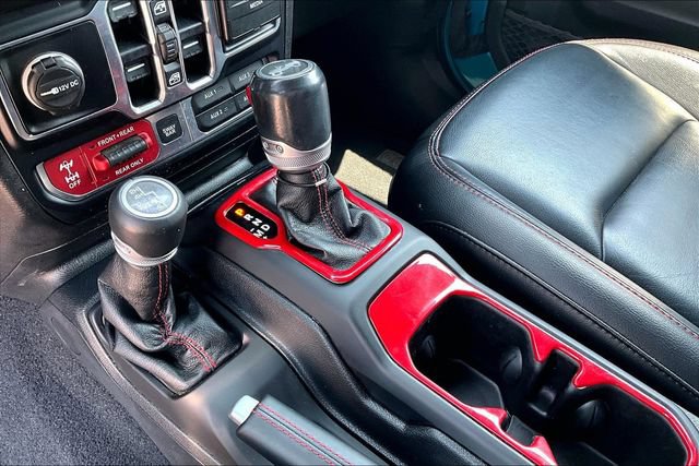 Used 2020 Jeep Wrangler Unlimited Rubicon w/ Dual Top Group AWD/4WD image 15