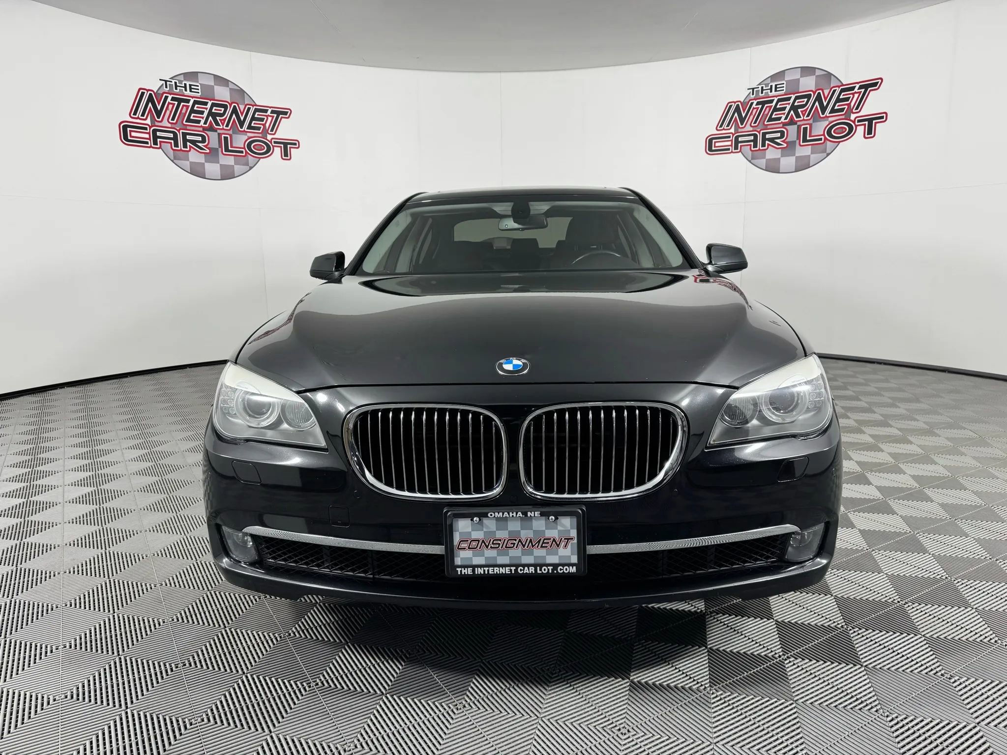 Used 2011 BMW 750Li xDrive image 2