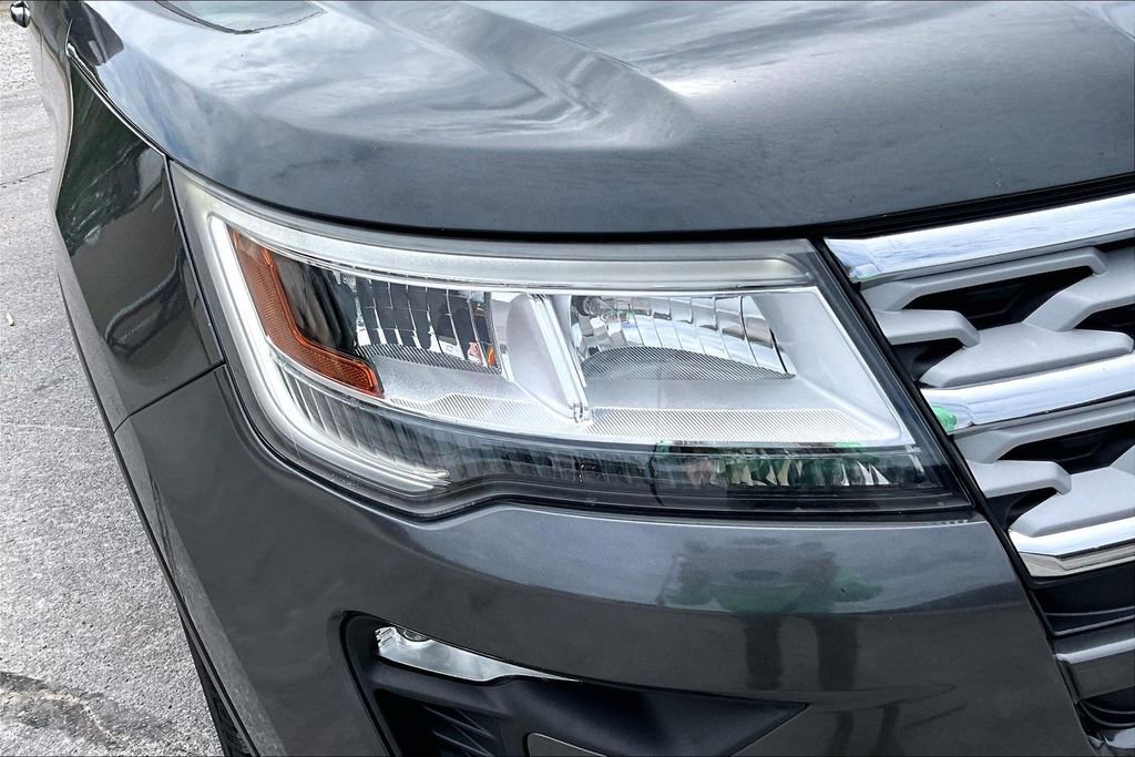 Used 2018 Ford Explorer XLT w/ Equipment Group 202A FWD image 30