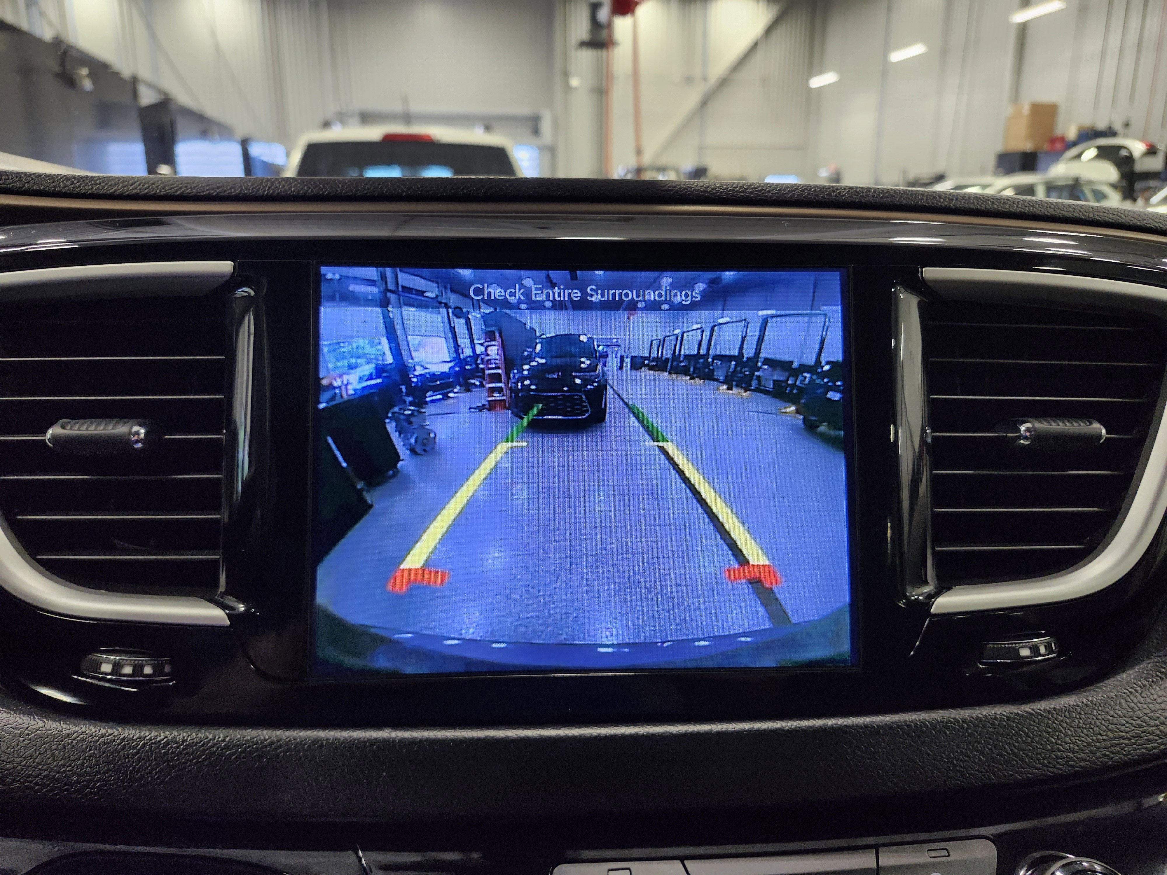 Used 2017 Chrysler Pacifica Touring w/ Tire & Wheel Group image 7