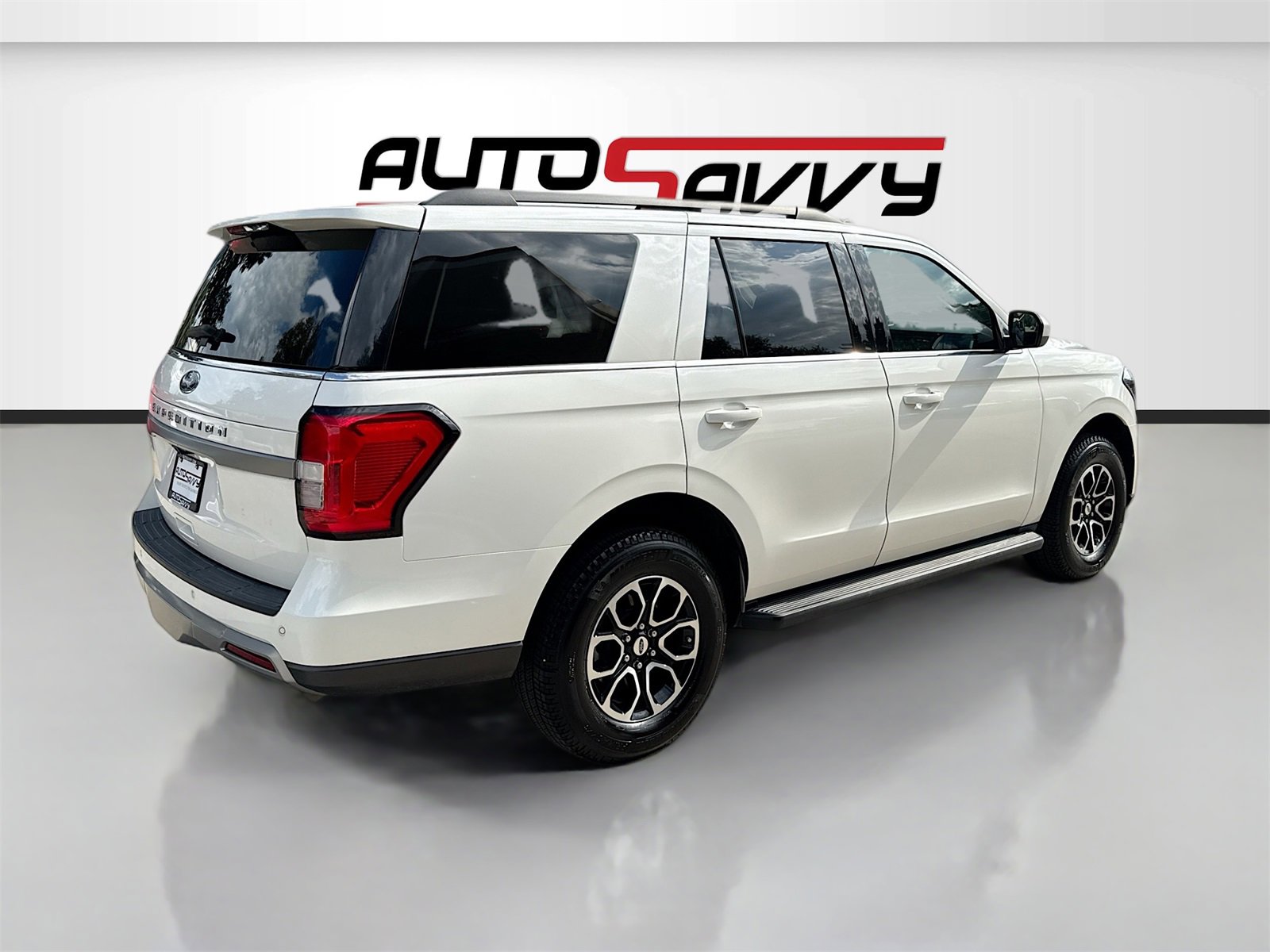 Used 2024 Ford Expedition XLT image 7