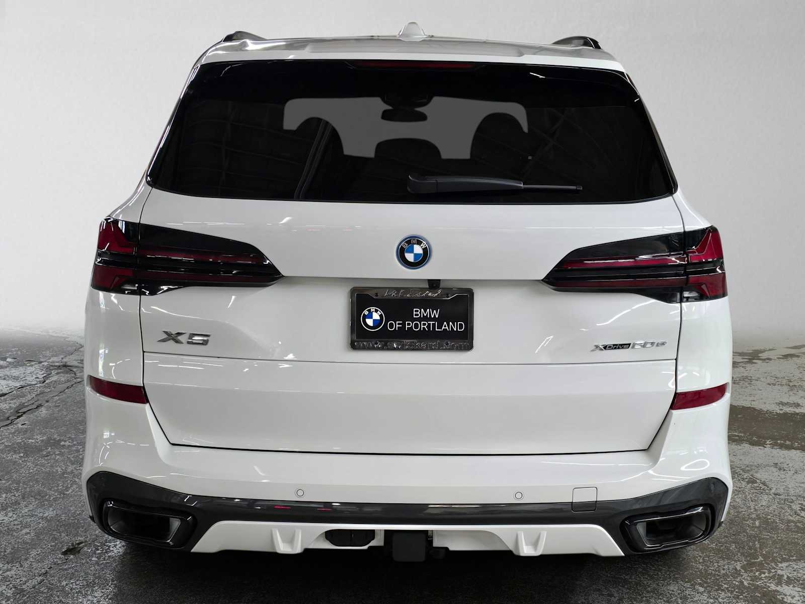 Used 2026 BMW X5 xDrive50e w/ M Sport Package AWD/4WD image 5