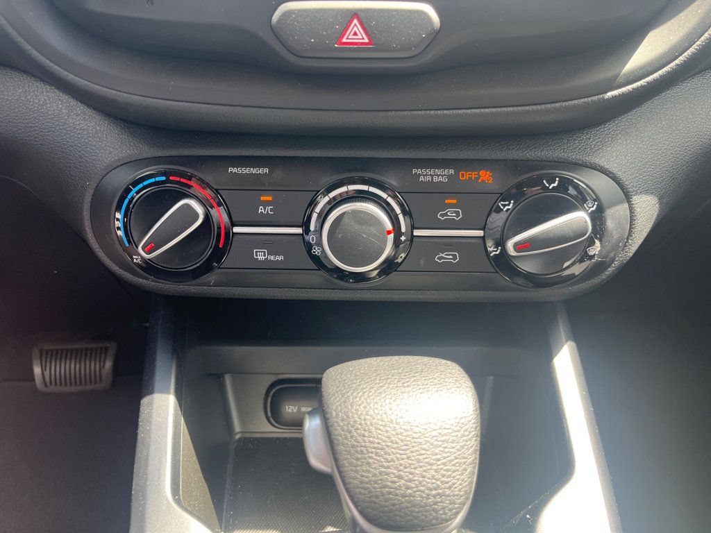 Used 2025 Kia Soul LX w/ LX Technology Package FWD image 19