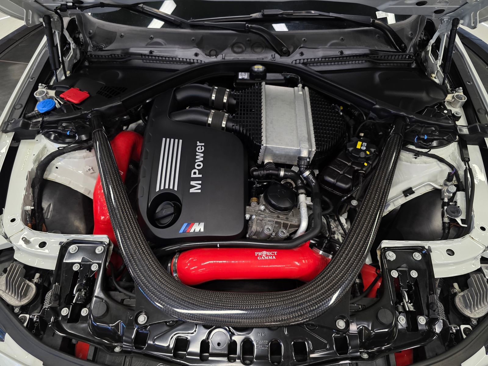 Used 2020 BMW M4 Coupe RWD image 2