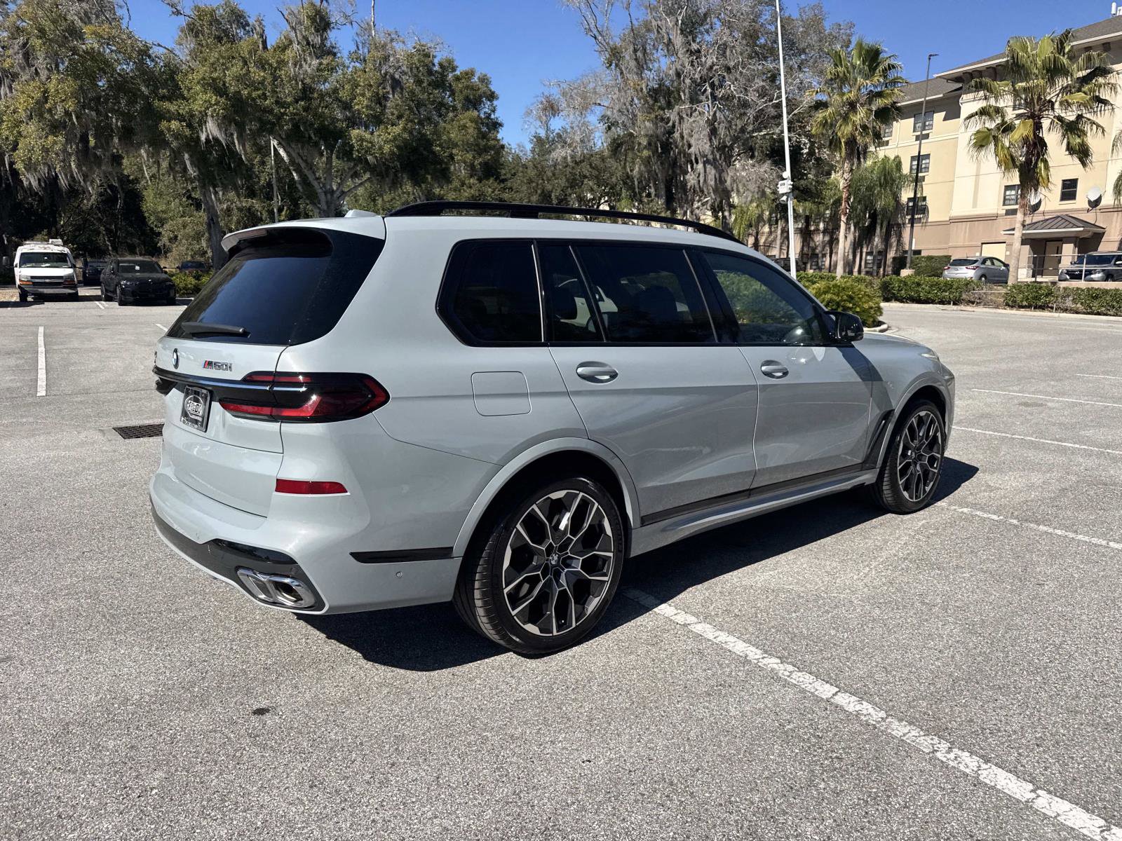 Used 2024 BMW X7 M60i image 4