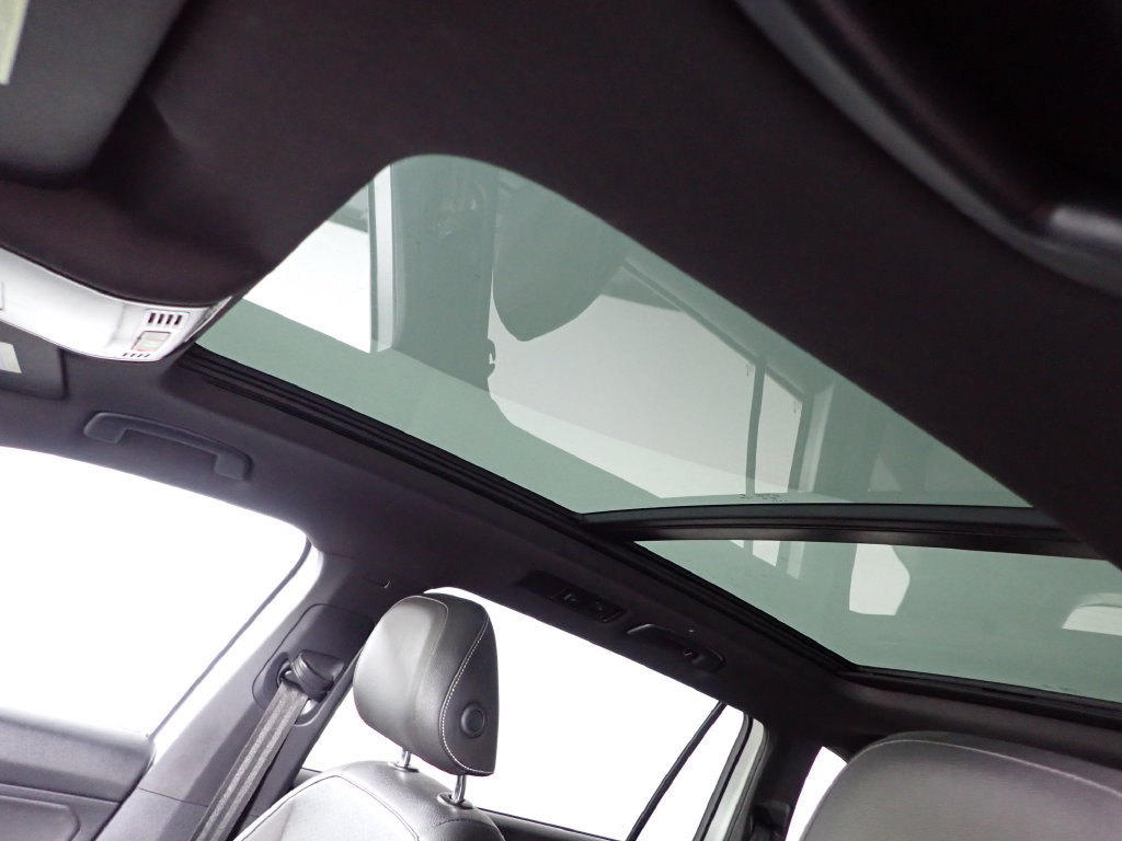 Used 2021 Volkswagen Tiguan SE R-Line AWD/4WD image 8