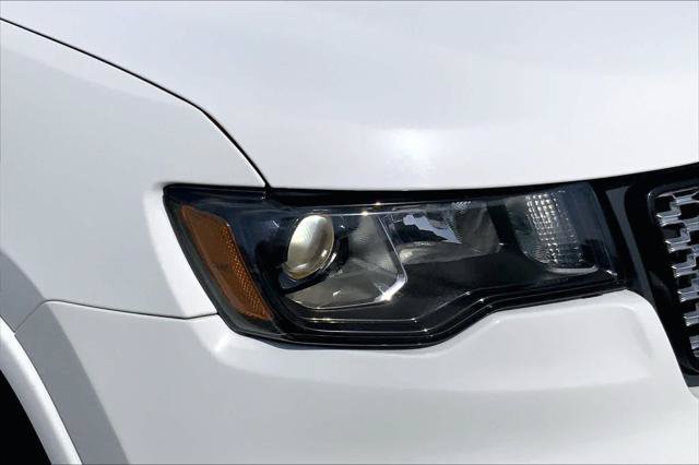 Certified 2022 Jeep Grand Cherokee Laredo X RWD image 24