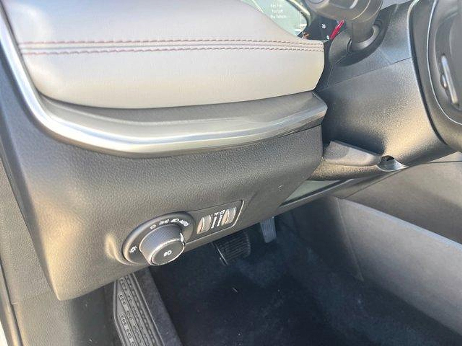 New 2026 Jeep Compass Limited image 24