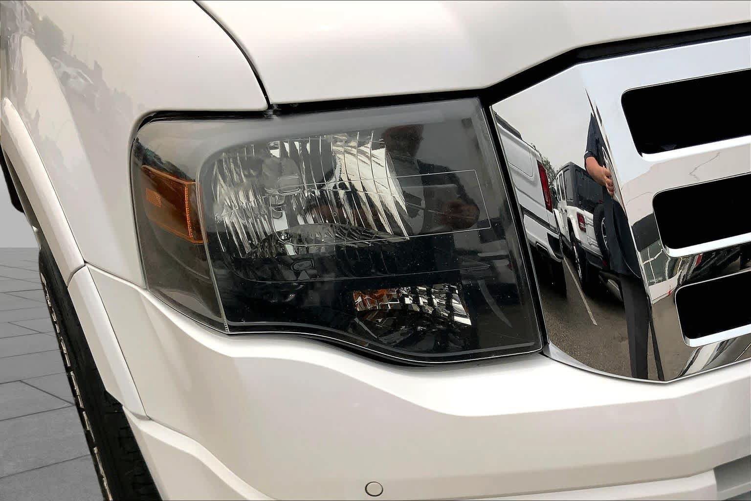 Used 2013 Ford Expedition Limited AWD/4WD image 23