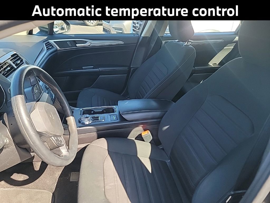 Used 2020 Ford Fusion SE image 8