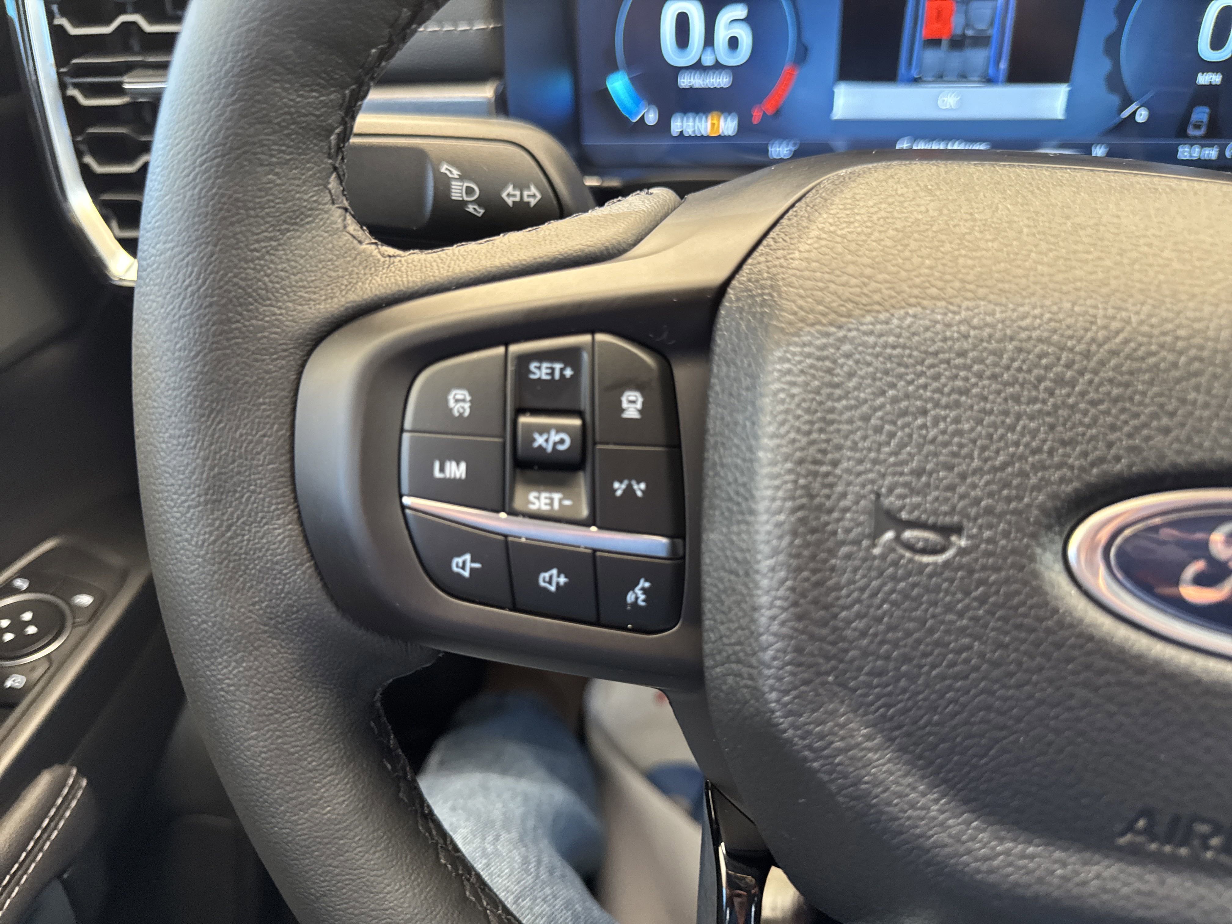 New 2025 Ford Ranger Lariat w/ FX4 Off-Road Package image 31