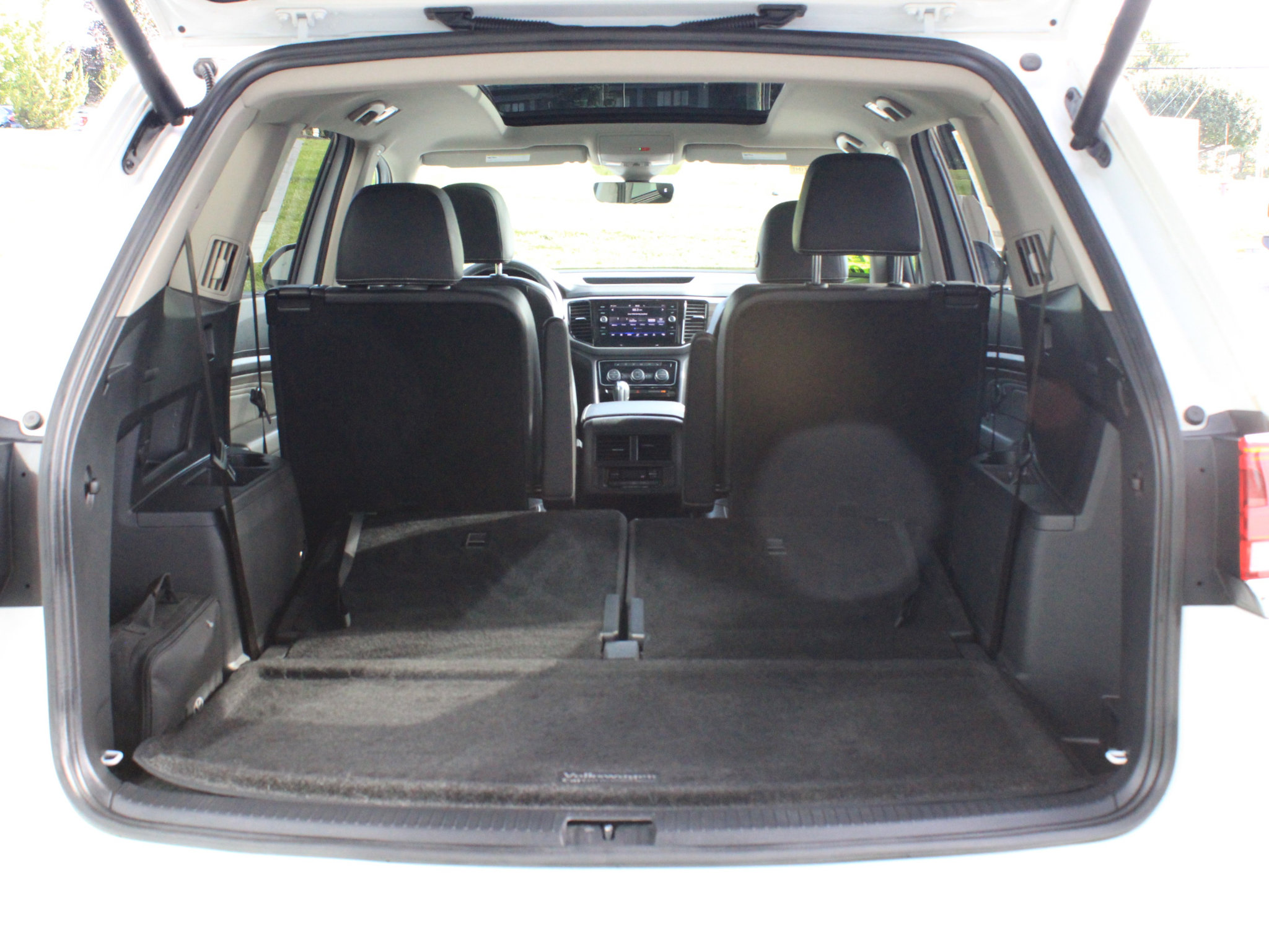 Used 2023 Volkswagen Atlas SEL AWD/4WD image 34