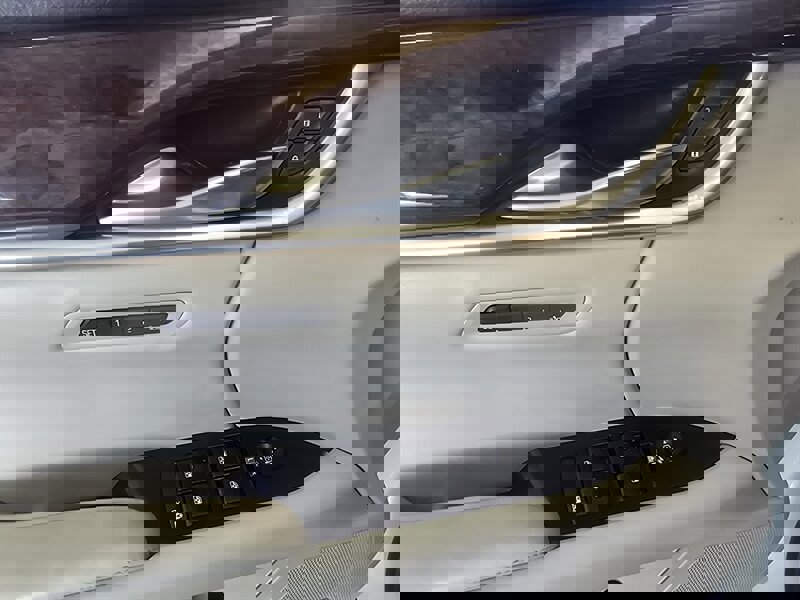 Used 2014 Cadillac XTS Luxury w/ Driver Awareness Package image 17