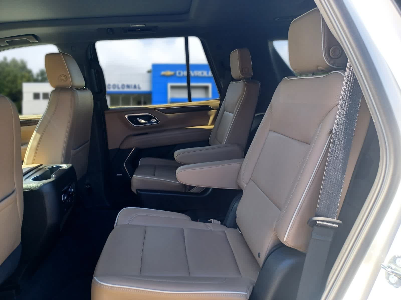 Used 2021 Chevrolet Tahoe Premier w/ Premium Package AWD/4WD image 23