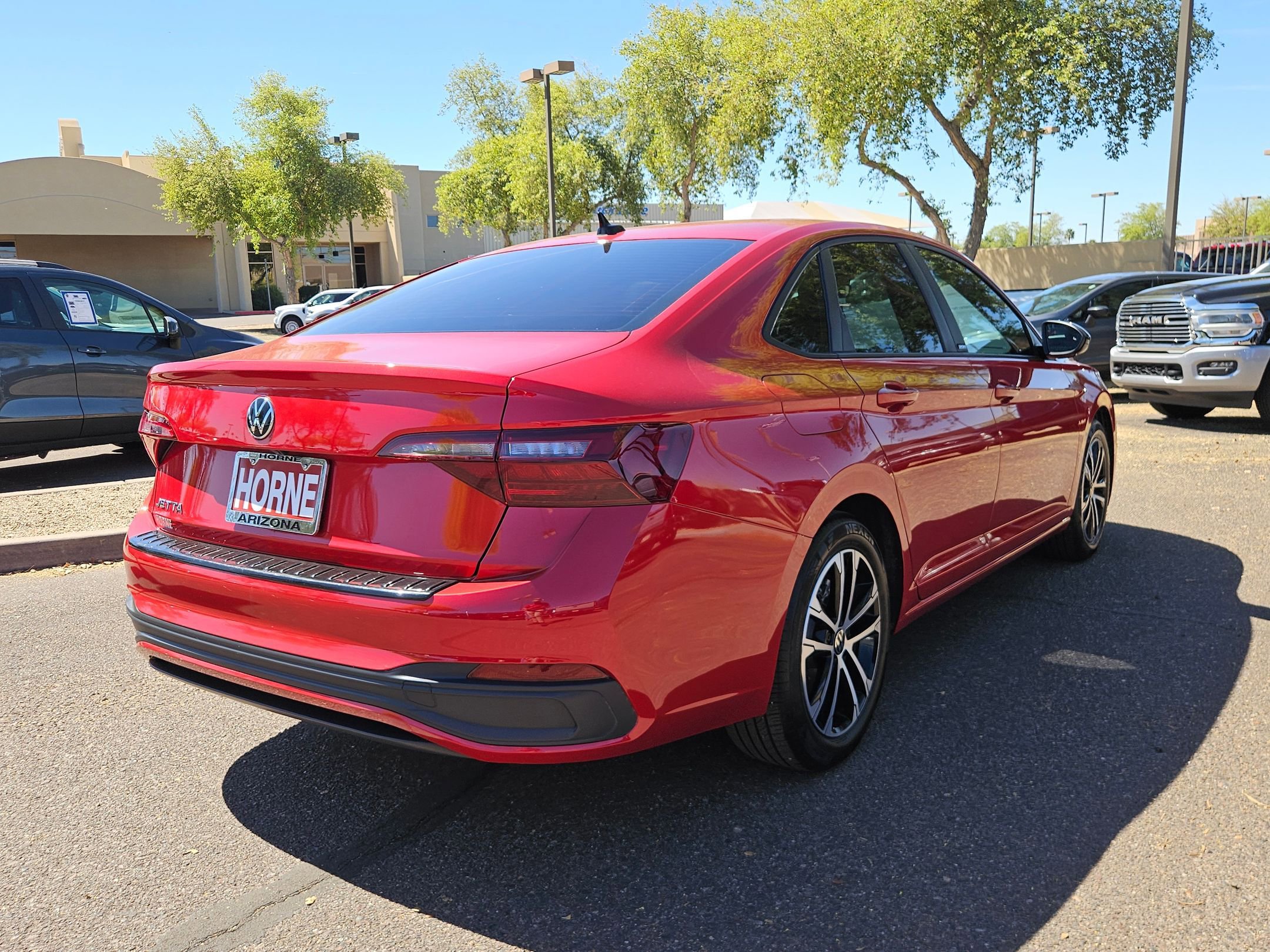 Used 2024 Volkswagen Jetta Sport image 5