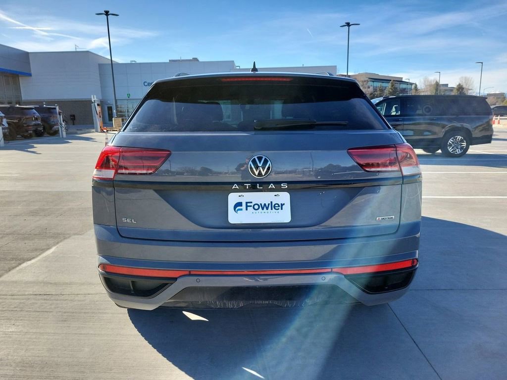 Used 2022 Volkswagen Atlas Cross Sport SEL R-Line image 7