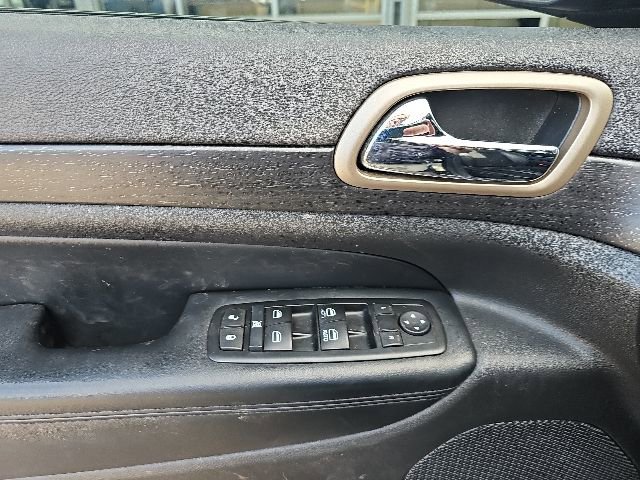 Used 2015 Jeep Grand Cherokee Altitude AWD/4WD image 15