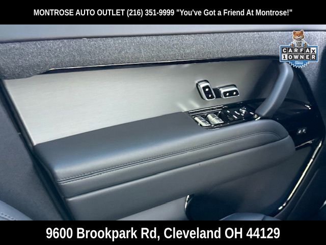 Used 2025 Land Rover Range Rover Sport SE image 31