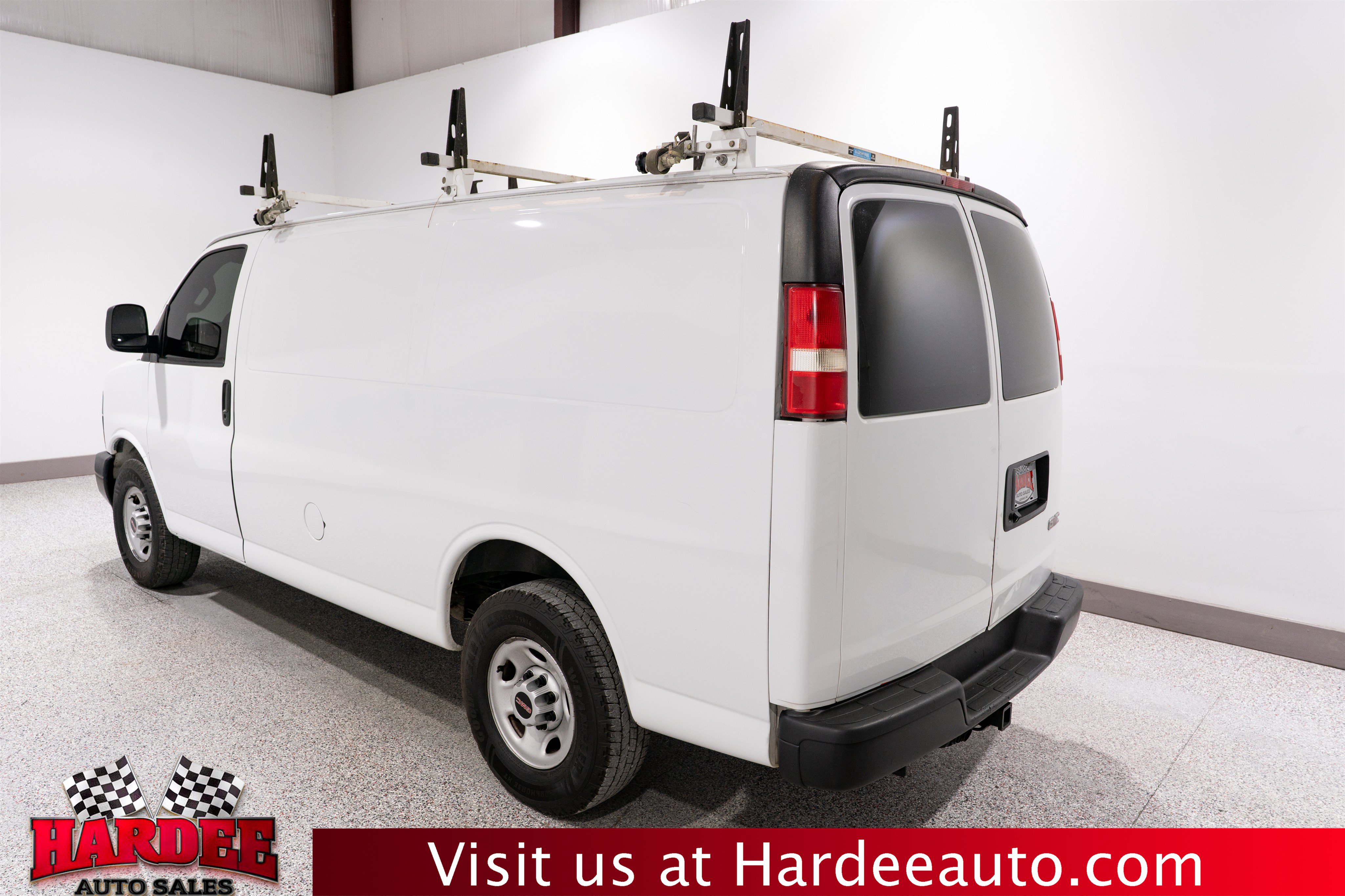 Used 2019 GMC Savana 2500 w/ Driver Convenience Package RWD image 3