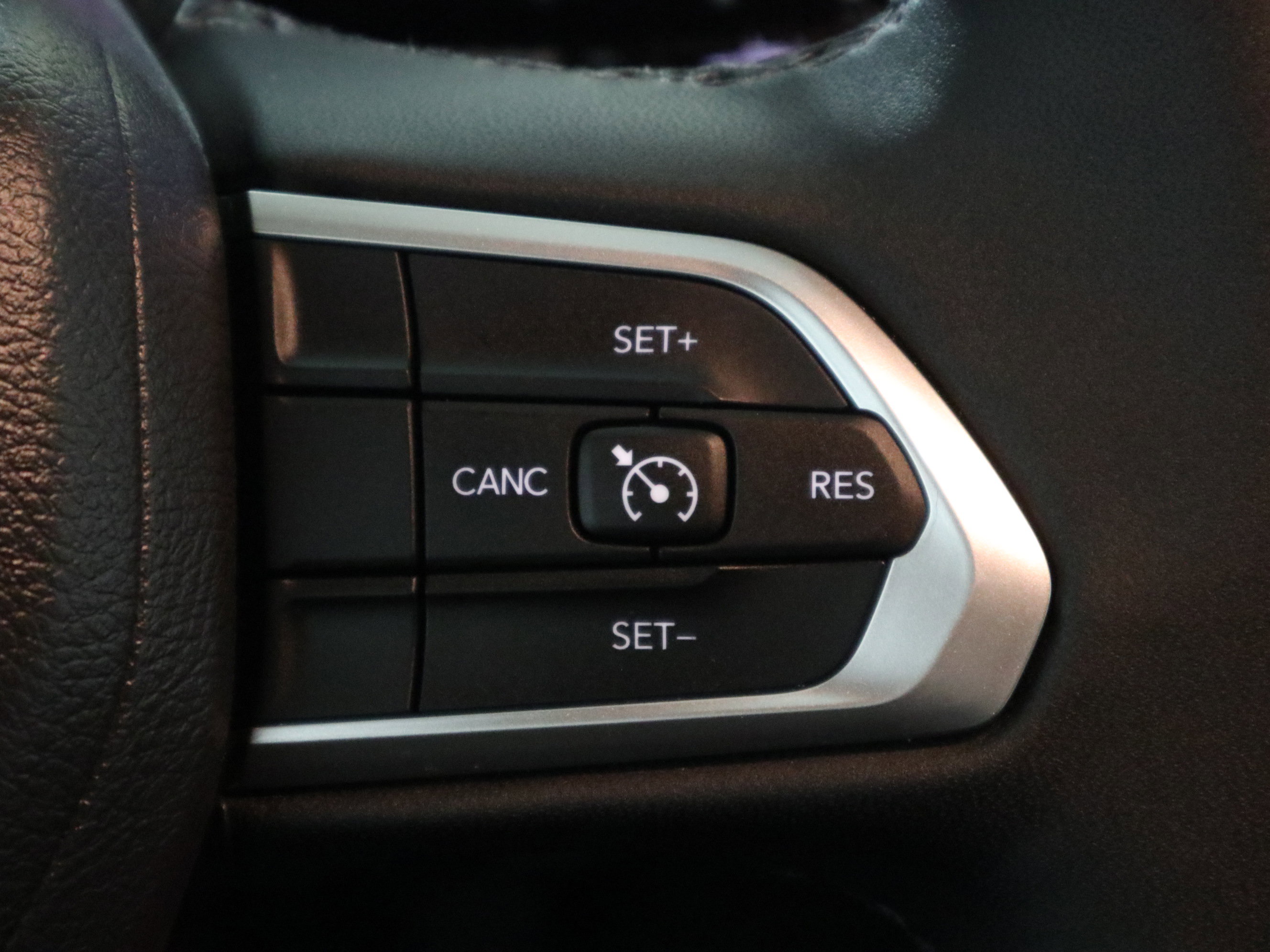 Used 2025 Jeep Compass Latitude AWD/4WD image 29