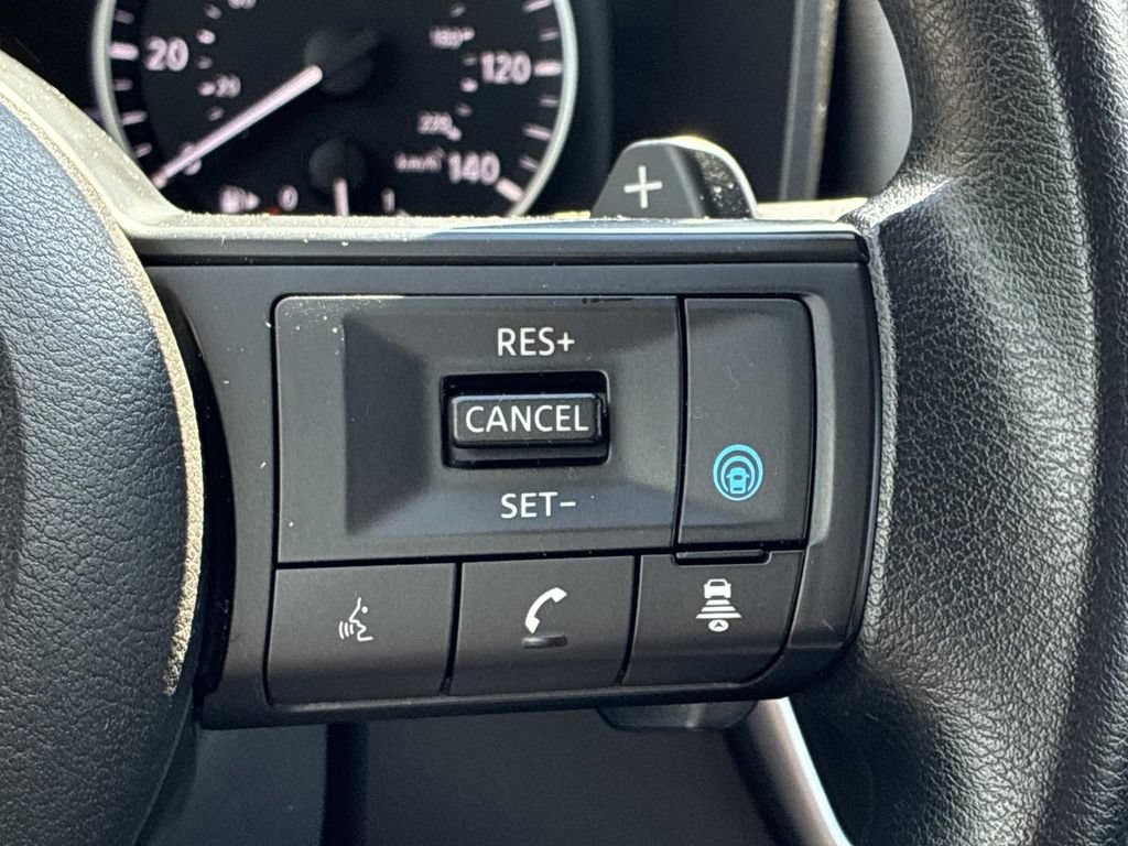 Used 2024 Nissan Rogue SV AWD/4WD image 31